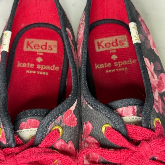 Women's Kate Spade New York Keds Floral Red Black Tassel Lace Up Sneakers Size 6 - Picture 6 of 9